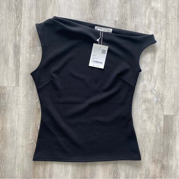 Oak and Fort Off Shoulder Top - Picture 2 of 4